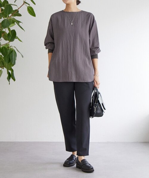 BEARDSLEY(ビアズリー)の「袖口ニットシャツ(シャツ/ブラウス・レディース・アイボリー/チャコールグレー・FREE)」の4枚目の写真