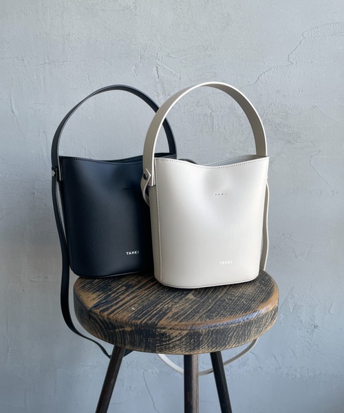 YAHKI（ヤーキ）の「[YAHKI/ヤーキ] クロスボディ バケツ型2WAY ショルダーバッグ（ショルダーバッグ・レディース・アイボリー/ブラック・ONE SIZE）」の22枚目の写真