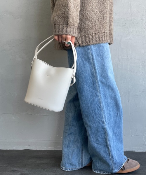 YAHKI（ヤーキ）の「[YAHKI/ヤーキ] クロスボディ バケツ型2WAY ショルダーバッグ（ショルダーバッグ・レディース・アイボリー/ブラック・ONE SIZE）」の6枚目の写真