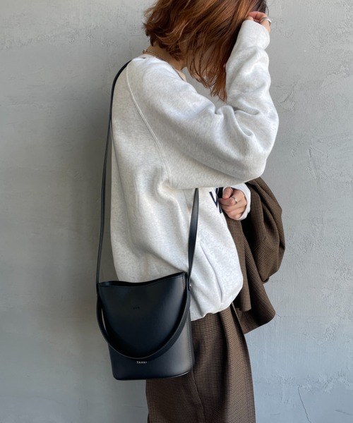 YAHKI（ヤーキ）の「[YAHKI/ヤーキ] クロスボディ バケツ型2WAY ショルダーバッグ（ショルダーバッグ・レディース・アイボリー/ブラック・ONE SIZE）」の18枚目の写真