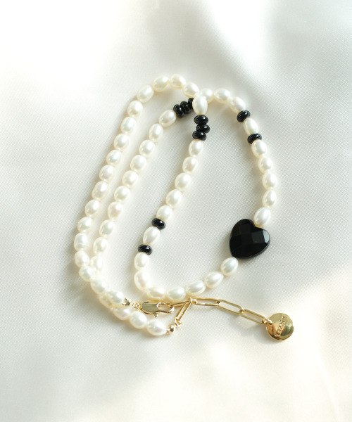 Black heart-cut freshwater pearl necklace
