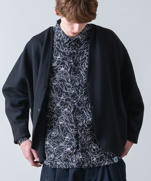 rehacer(レアセル)の「rehacer : Floral Line Art Shirt / フローラル ライン アート リラックス シャツ(シャツ/ブラウス・メンズ・ブラック・LARGE/MEDIUM/SMALL/X-LARGE)」の14枚目の写真