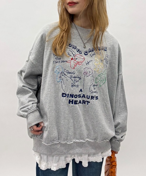 DOUBLE NAME(ダブルネーム)の「How to Capture a Dino. Heart 刺しゅうプルオーバー(スウェット・レディース・グレー/オフホワイト・FREE)」の20枚目の写真