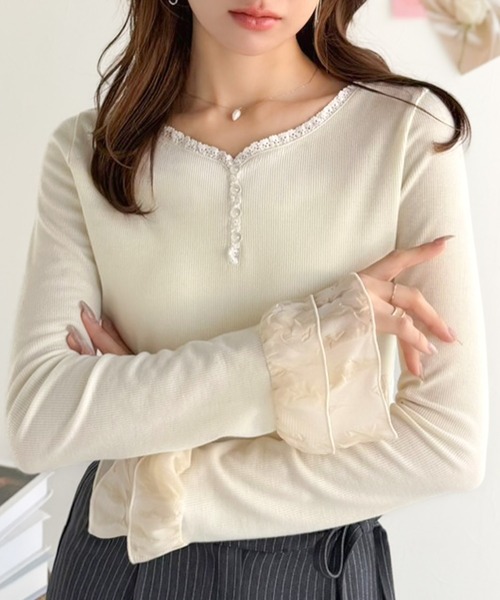 mily bilet(ミウィビレット)の「【mily bilet】大人フェミニンを叶える。袖フリルレースヘンリーネックトップス(Tシャツ/カットソー・レディース・グレー/ブラック/アイボリー・LARGE/MEDIUM/SMALL/X-LARGE)」の9枚目の写真