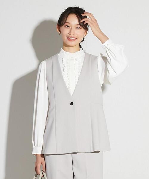 MELROSE claire（メルローズ クレール）の「【MELROSE CLAIRE noir】入卒園式・卒入学式・ダブルクロスペプラムベスト（セットアップ可）（ベスト・レディース・ライトグレー/ブラック・FREE）」の2枚目の写真
