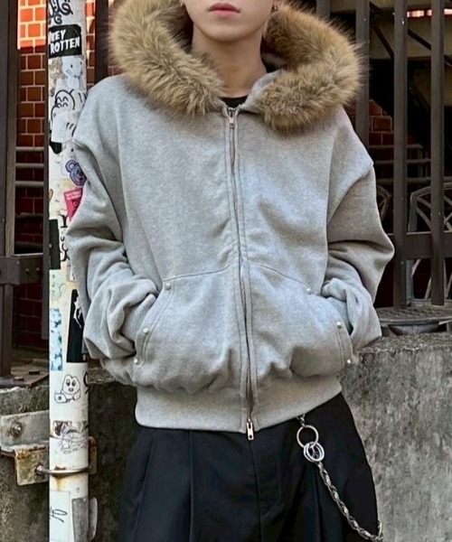 Chikashitsu +(チカシツプラス)の「【Chikashitsu +】cropped studs fur zip hoodie / 【チカシツプラス】クロップドスタッズファージップフーディ(パーカー・メンズ・ブラック/グレー・ONE SIZE)」の10枚目の写真