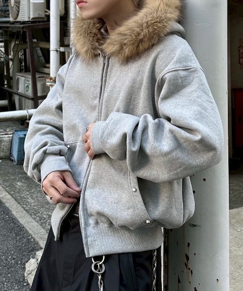 Chikashitsu +（チカシツプラス）の「【Chikashitsu +】cropped studs