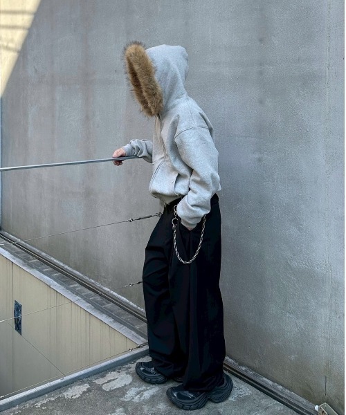 Chikashitsu +(チカシツプラス)の「【Chikashitsu +】cropped studs fur zip hoodie / 【チカシツプラス】クロップドスタッズファージップフーディ(パーカー・メンズ・ブラック/グレー・ONE SIZE)」の20枚目の写真