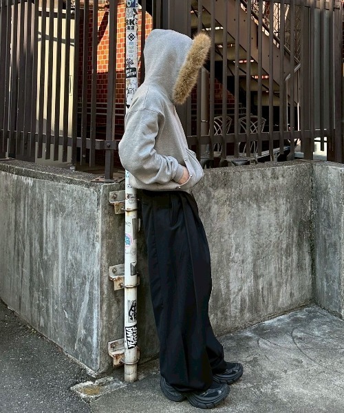 Chikashitsu +(チカシツプラス)の「【Chikashitsu +】cropped studs fur zip hoodie / 【チカシツプラス】クロップドスタッズファージップフーディ(パーカー・メンズ・ブラック/グレー・ONE SIZE)」の22枚目の写真
