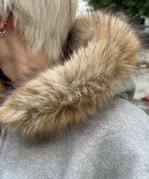 Chikashitsu +(チカシツプラス)の「【Chikashitsu +】cropped studs fur zip hoodie / 【チカシツプラス】クロップドスタッズファージップフーディ(パーカー・メンズ・ブラック/グレー・ONE SIZE)」の16枚目の写真