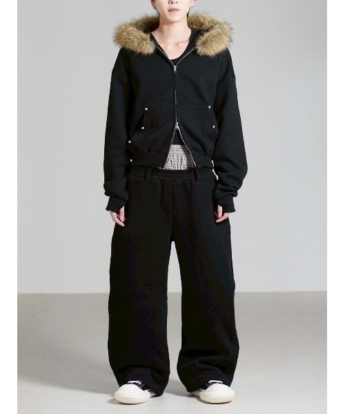 Chikashitsu +(チカシツプラス)の「【Chikashitsu +】cropped studs fur zip hoodie / 【チカシツプラス】クロップドスタッズファージップフーディ(パーカー・メンズ・ブラック/グレー・ONE SIZE)」の5枚目の写真