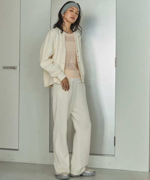 Doux archives（ドゥアルシーヴ）の「【ZOZO限定】美脚見え/ピグメント裏毛フレアパンツ（スウェットパンツ・レディース・チャコールグレー/アイボリー/カーキ・FREE）」の8枚目の写真