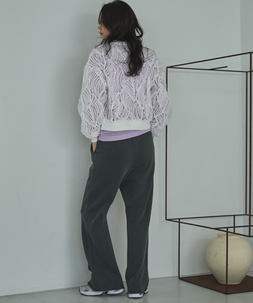 Doux archives（ドゥアルシーヴ）の「【ZOZO限定】美脚見え/ピグメント裏毛フレアパンツ（スウェットパンツ・レディース・チャコールグレー/アイボリー/カーキ・FREE）」の21枚目の写真