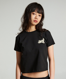 HIDDEN BEHIND（ヒドゥンビハインド）の「ジャンピングキャットクロップTシャツ（Tシャツ/カットソー）」
