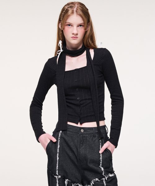ETMON(エトモン)の「Scarf Button T-Shirt, Black(Tシャツ/カットソー・レディース・その他・FREE)」の1枚目の写真