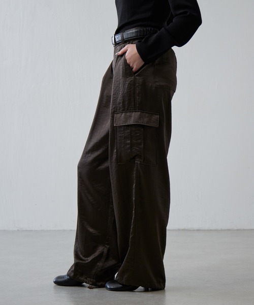 Lui's（ルイス）の「サテンカーゴパンツ（カーゴパンツ・レディース・ブラック/ブラウン・36/38）」の5枚目の写真