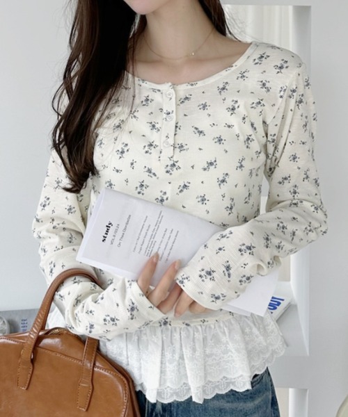Ada.(エイダ)の「小花柄 裾レース ヘンリーネックロンT(Tシャツ/カットソー・レディース・ブルー/アイボリー/チャコール・FREE)」の13枚目の写真