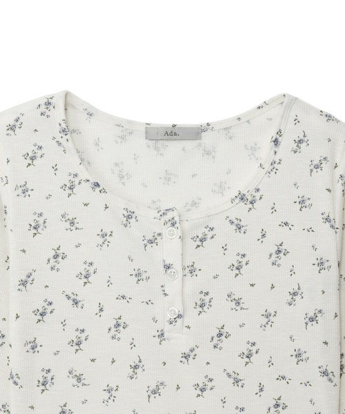 Ada.(エイダ)の「小花柄 裾レース ヘンリーネックロンT(Tシャツ/カットソー・レディース・ブルー/アイボリー/チャコール・FREE)」の6枚目の写真