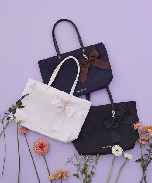 Maison de FLEUR(メゾンドフルール)の「リボンチャーム付き3ルームトートバッグ(トートバッグ・レディース・ネイビー/ブラック/ピンク・FREE)」の4枚目の写真