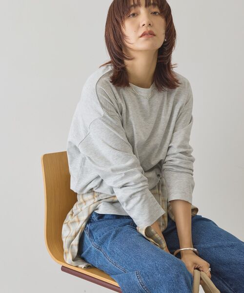 AMERICAN HOLIC（アメリカンホリック）の「クルーネックスクエアヘムプルオーバー（Tシャツ/カットソー・レディース・オフホワイト/グレー系その他・L/M）」の2枚目の写真