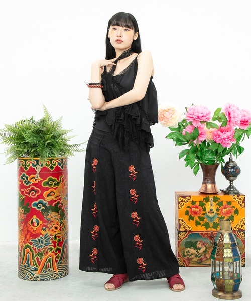 チャイハネ（チャイハネ）の「【チャイハネ】ペティナ刺繍ワイドフレアパンツ（その他パンツ・レディース・ブラック/ホワイト/ブルー・FREE）」の12枚目の写真
