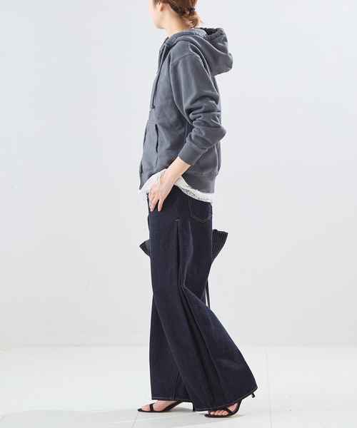 journal standard L'essage（ジャーナルスタンダードレサージュ）の「サイドタックデニムパンツ（デニムパンツ・レディース・ブルー/ネイビー・38/36）」の7枚目の写真