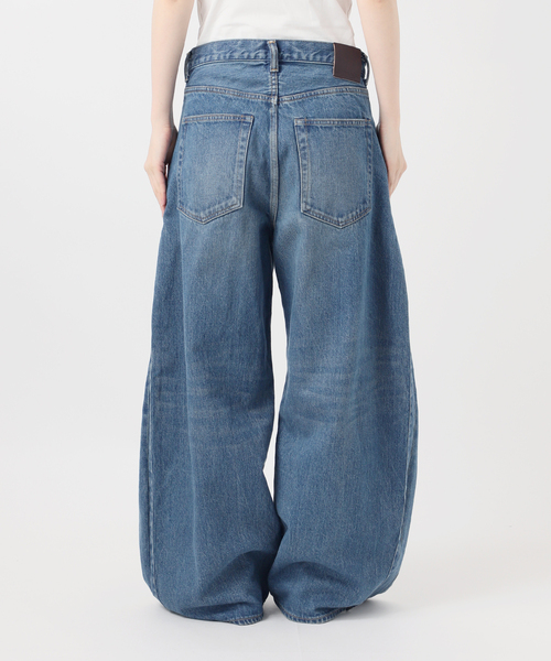 journal standard L'essage（ジャーナルスタンダードレサージュ）の「サイドタックデニムパンツ（デニムパンツ・レディース・ブルー/ネイビー・38/36）」の16枚目の写真