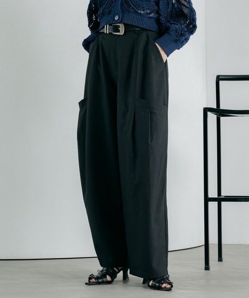 PAGEBOY（ページボーイ）の「ドロポケワイドコクーンパンツ（その他パンツ・レディース・チャコールグレー/ブラック/グレイッシュベージュ・SMALL/MEDIUM）」の2枚目の写真