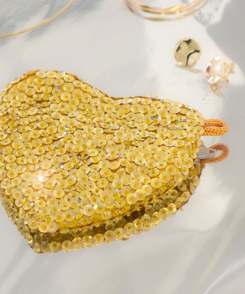 BAYFLOW(ベイフロー)の「BFスパンコールハートポーチ(ポーチ・レディース・ブラック/ブルー/レッド/イエロー・0)」の4枚目の写真