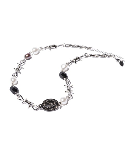 glamb（グラム）の「Anarchy Pearl Necklace / アナーキーパールネックレス（ネックレス・メンズ・シルバー・FREE）」の3枚目の写真