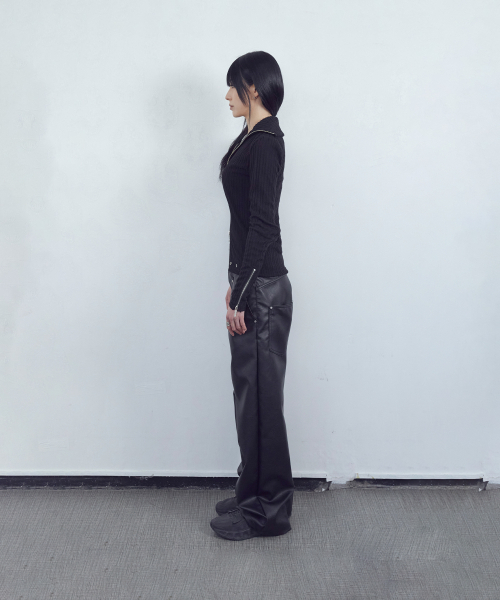 TANSANMAGNESIUM（タンサン マグネシウム）の「セルラノX炭酸アイレットオフネックニットジップアップ（ニット/セーター・レディース・その他・1/2）」の2枚目の写真