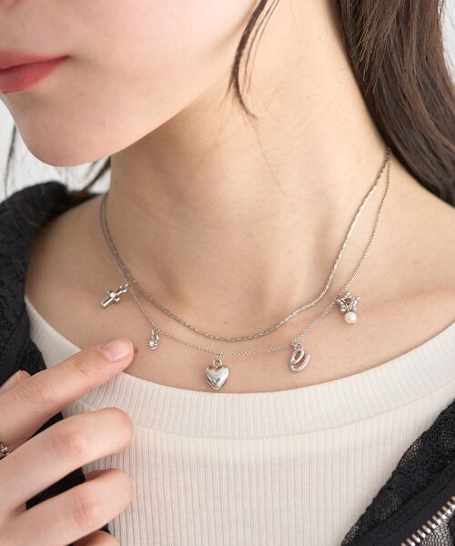 earth music&ecology(アースミュージックアンドエコロジー)の「レター2連ネックレス(ネックレス・レディース・ゴールド/シルバー・FREE)」の4枚目の写真