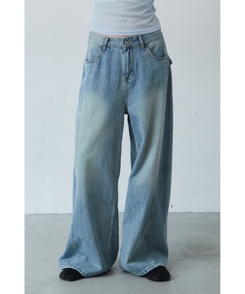 ANF.MUU（アンフムー）の「バックフラップポケットルーズデニム（デニムパンツ・レディース・ライトブルー・MEDIUM/SMALL/LARGE）」の9枚目の写真
