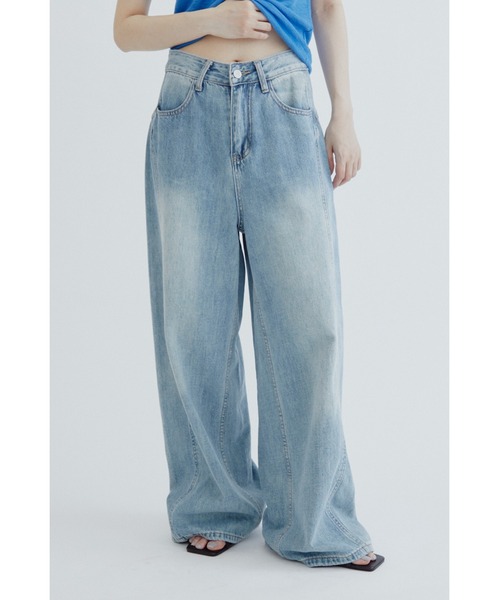ANF.MUU（アンフムー）の「バックフラップポケットルーズデニム（デニムパンツ・レディース・ライトブルー・MEDIUM/SMALL/LARGE）」の15枚目の写真