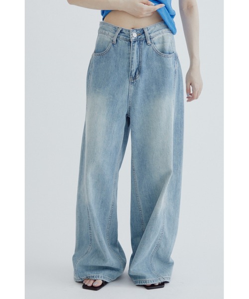 ANF.MUU（アンフムー）の「バックフラップポケットルーズデニム（デニムパンツ・レディース・ライトブルー・MEDIUM/SMALL/LARGE）」の13枚目の写真