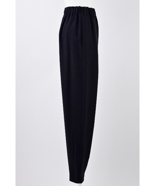 ENFOLD(エンフォルド)の「DRAPE TAPERED-TROUSERS(スラックス・レディース・ブラック/ダークネイビー・36/38)」の8枚目の写真