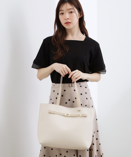 grove(グローブ)の「【軽量・A4】ベルト3層トート(トートバッグ・レディース・ブラック/アイボリー/ベージュ系8・00)」の4枚目の写真