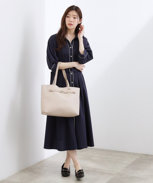 grove(グローブ)の「【軽量・A4】ベルト3層トート(トートバッグ・レディース・ブラック/アイボリー/ベージュ系8・00)」の9枚目の写真