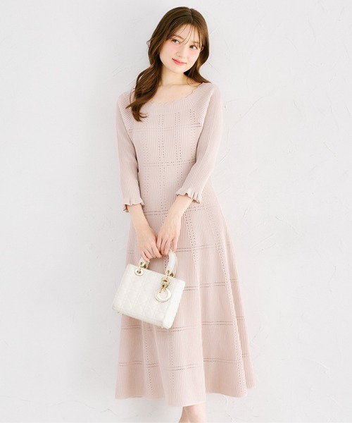 tocco closet(トッコ クローゼット)の「袖口フリル付きスカラネックシアーチェックリブニットワンピース(ワンピース・レディース・ネイビー/オフホワイト/ピンクベージュ・M)」の3枚目の写真