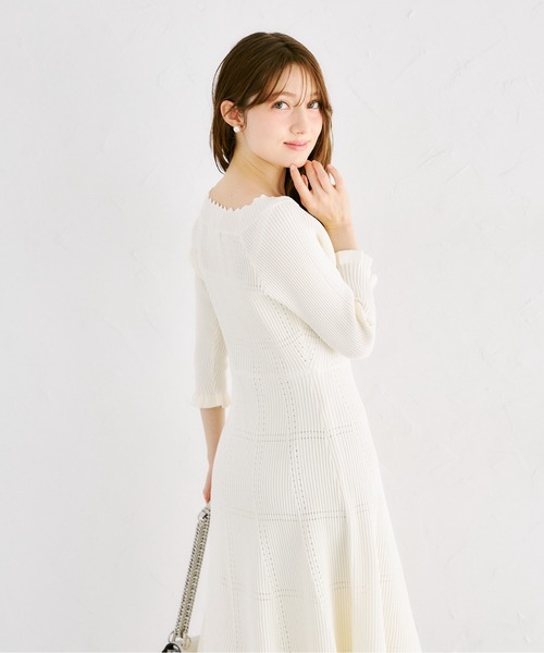 tocco closet(トッコ クローゼット)の「袖口フリル付きスカラネックシアーチェックリブニットワンピース(ワンピース・レディース・ネイビー/オフホワイト/ピンクベージュ・M)」の9枚目の写真