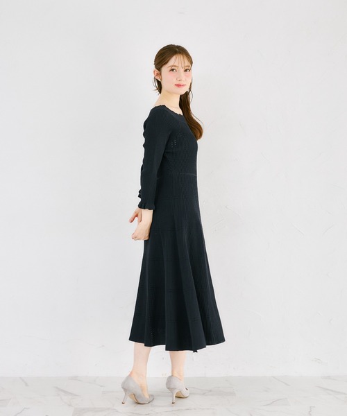 tocco closet(トッコ クローゼット)の「袖口フリル付きスカラネックシアーチェックリブニットワンピース(ワンピース・レディース・ネイビー/オフホワイト/ピンクベージュ・M)」の13枚目の写真