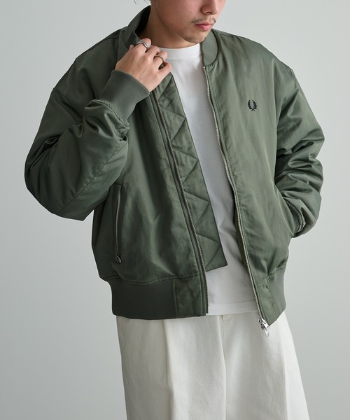 FRED PERRY(フレッドペリー)の「【FRED PERRY】QUILTED TENNIS BOMBER JACKET MA-1 J3318/キルテッド テニス ボンバー ジャケット(ブルゾン・メンズ・カーキ・XL/L/M/S)」の1枚目の写真
