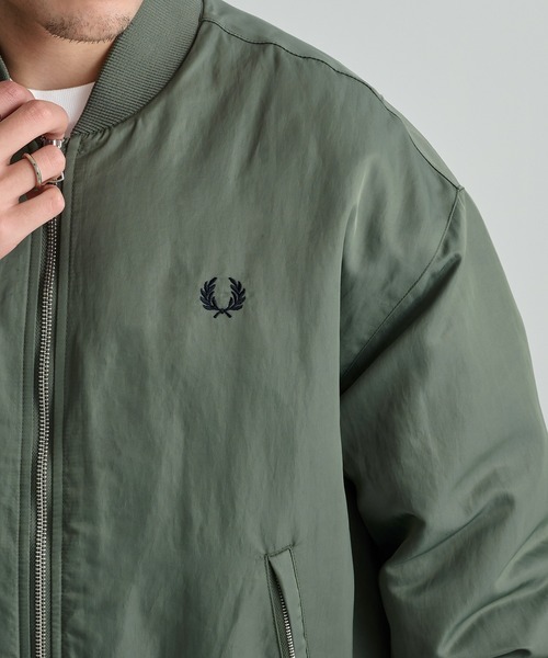 FRED PERRY(フレッドペリー)の「【FRED PERRY】QUILTED TENNIS BOMBER JACKET MA-1 J3318/キルテッド テニス ボンバー ジャケット(ブルゾン・メンズ・カーキ・XL/L/M/S)」の7枚目の写真
