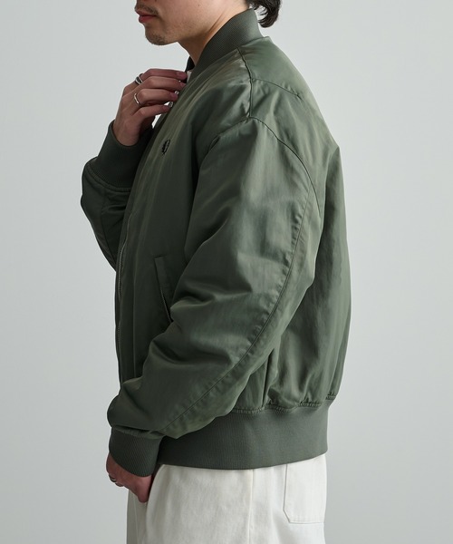 FRED PERRY(フレッドペリー)の「【FRED PERRY】QUILTED TENNIS BOMBER JACKET MA-1 J3318/キルテッド テニス ボンバー ジャケット(ブルゾン・メンズ・カーキ・XL/L/M/S)」の5枚目の写真