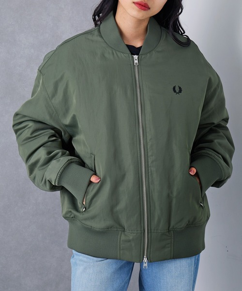 FRED PERRY(フレッドペリー)の「【FRED PERRY】QUILTED TENNIS BOMBER JACKET MA-1 J3318/キルテッド テニス ボンバー ジャケット(ブルゾン・メンズ・カーキ・XL/L/M/S)」の12枚目の写真