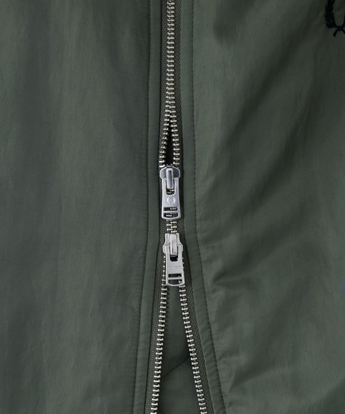 FRED PERRY(フレッドペリー)の「【FRED PERRY】QUILTED TENNIS BOMBER JACKET MA-1 J3318/キルテッド テニス ボンバー ジャケット(ブルゾン・メンズ・カーキ・XL/L/M/S)」の18枚目の写真