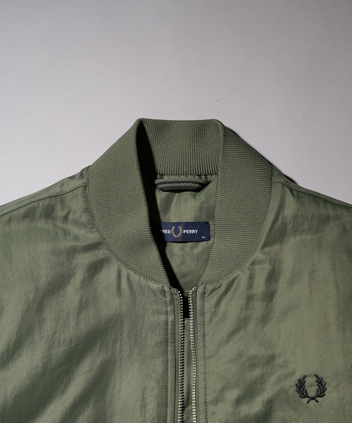 FRED PERRY(フレッドペリー)の「【FRED PERRY】QUILTED TENNIS BOMBER JACKET MA-1 J3318/キルテッド テニス ボンバー ジャケット(ブルゾン・メンズ・カーキ・XL/L/M/S)」の22枚目の写真