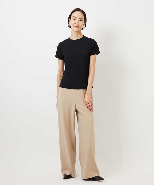 MICHEL KLEIN（ミッシェル・クラン）の「[遮熱効果素材]クリーンシルエットTシャツ（Tシャツ/カットソー・レディース・ブラック/ホワイト/カーキ・38）」の5枚目の写真