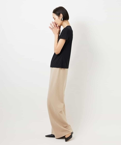 MICHEL KLEIN（ミッシェル・クラン）の「[遮熱効果素材]クリーンシルエットTシャツ（Tシャツ/カットソー・レディース・ブラック/ホワイト/カーキ・38）」の7枚目の写真