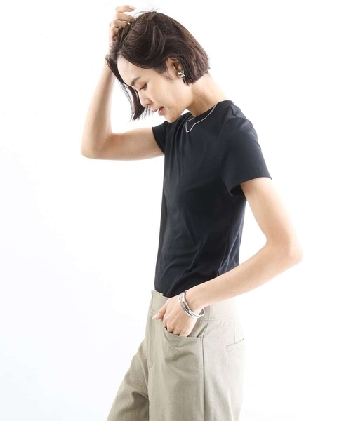 MICHEL KLEIN（ミッシェル・クラン）の「[遮熱効果素材]クリーンシルエットTシャツ（Tシャツ/カットソー・レディース・ブラック/ホワイト/カーキ・38）」の12枚目の写真